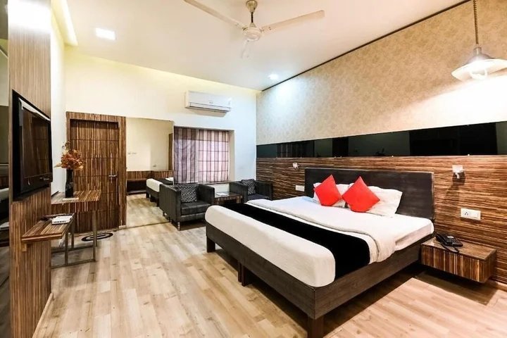 Кота: Hotel Surpin Palace