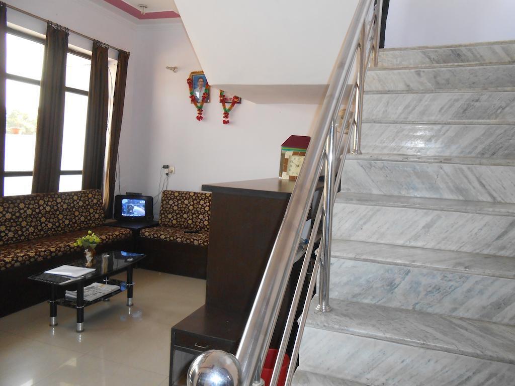 Агра: Hotel Jyoti Villa