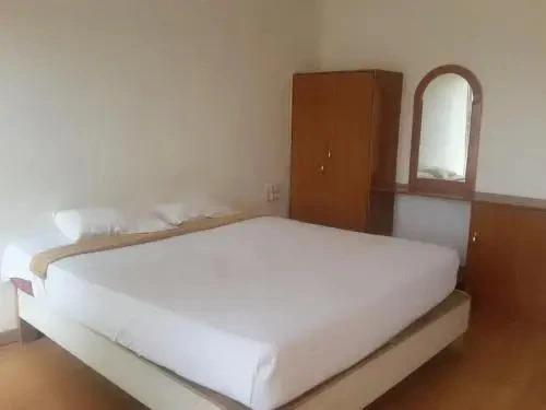 Ути: Emarald Hotel