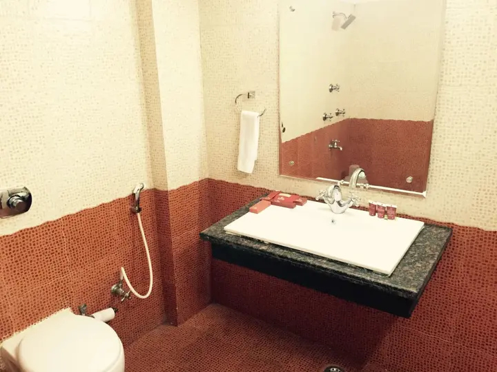 Катра: The Altruist AMR Hotel