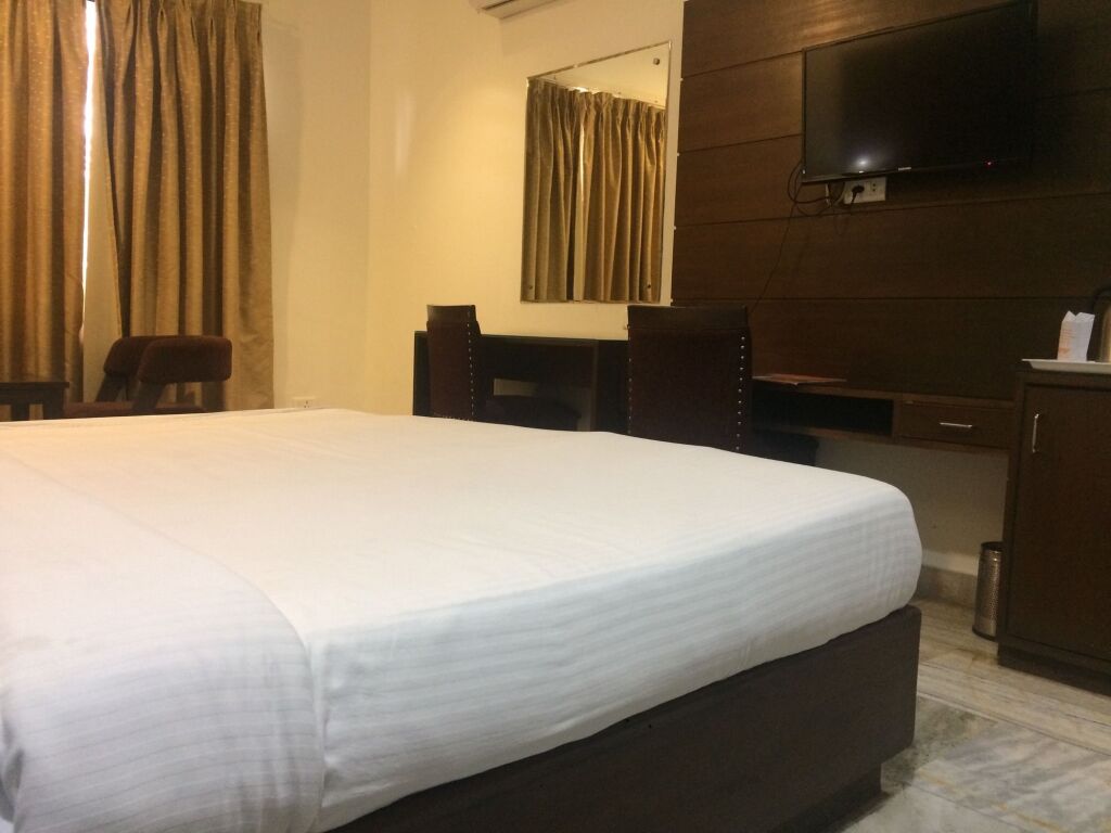 Катра: The Altruist AMR Hotel