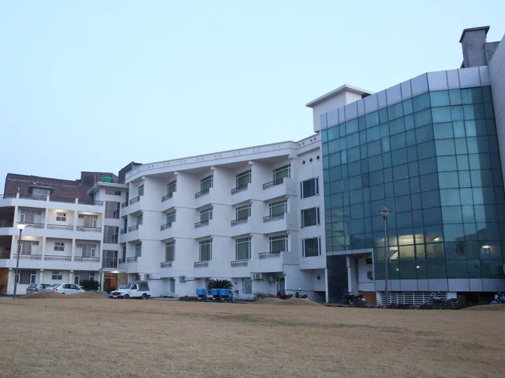 Катра: The Altruist AMR Hotel