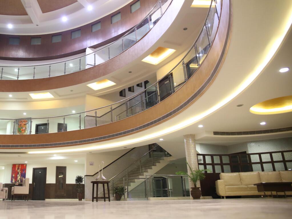 Катра: The Altruist AMR Hotel