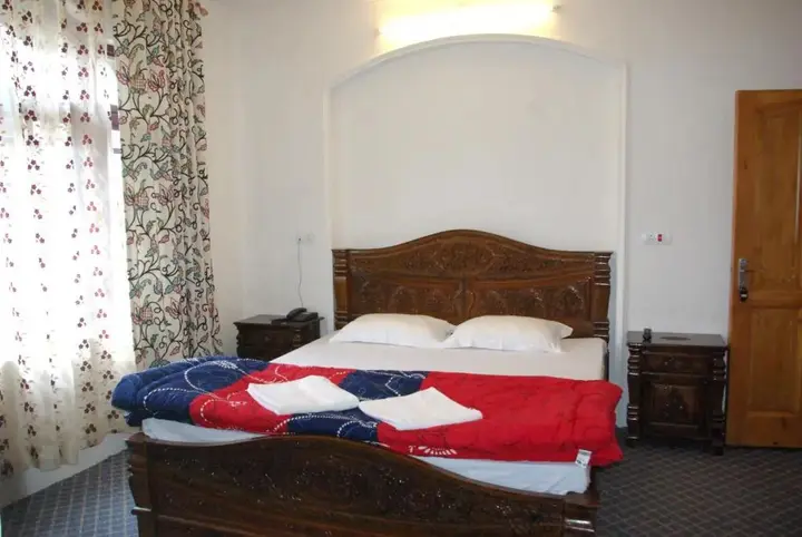 Шринагар: Hotel Harwan Resorts