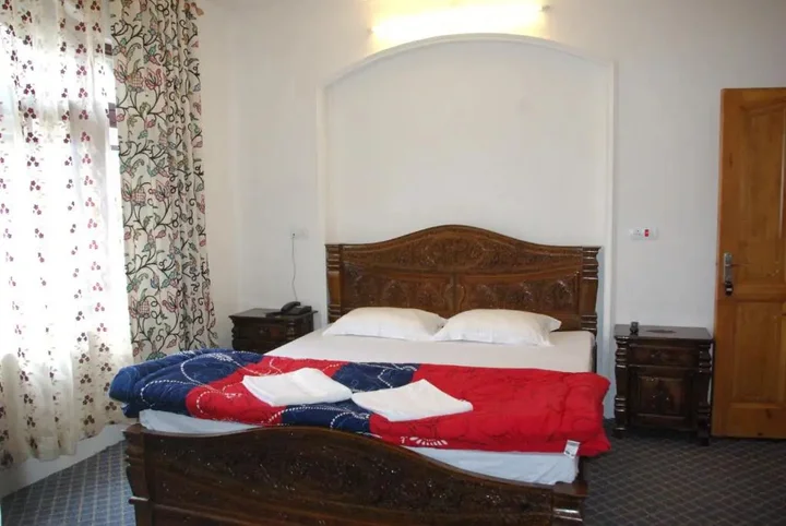 Шринагар: Hotel Harwan Resorts
