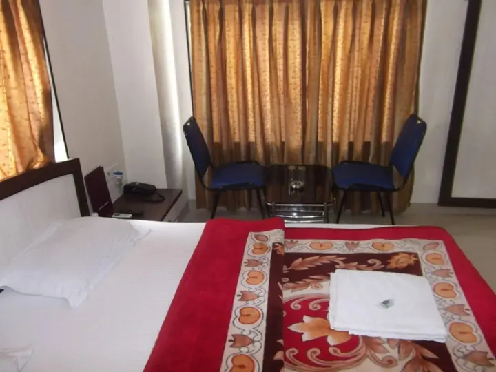 Пимпри-Чинчвад: Hotel Bhola