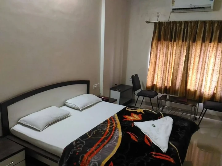 Пимпри-Чинчвад: Hotel Bhola