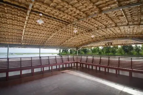 Кумараком: Shivaganga Houseboat