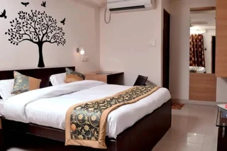 Кота: Hotel Meera Inn