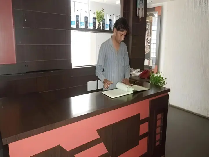 Кота: Hotel Meera Inn