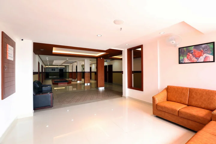 Султан-Батери: Hotel Great Jubliee