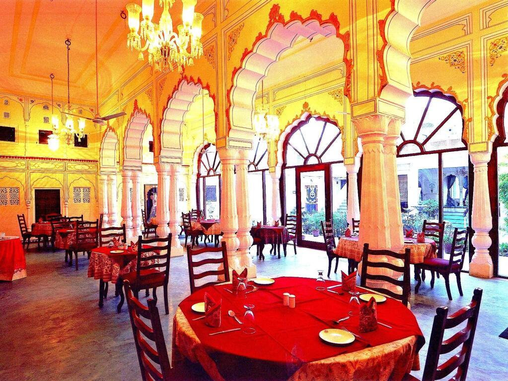 Джайпур: Karnot Mahal