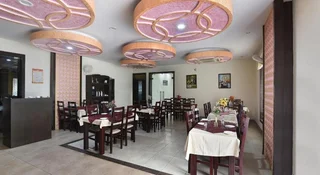 Бхивади: Grand Metro Hotel
