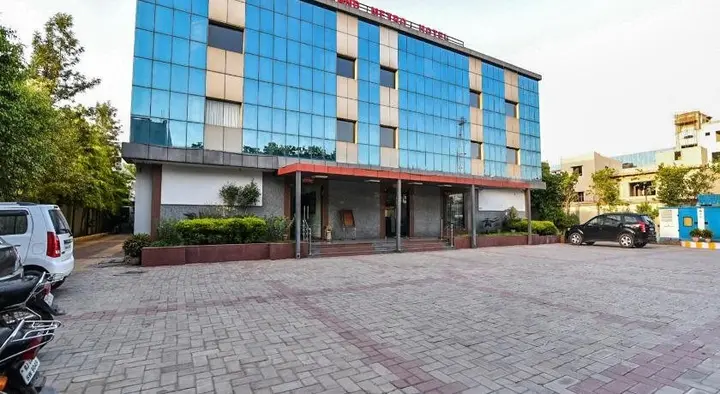 Бхивади: Grand Metro Hotel