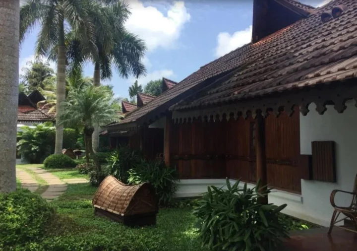 Кумараком: Lake Palace Family Resort