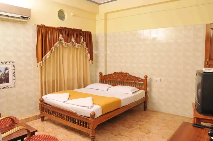 Кумараком: Lake Palace Family Resort