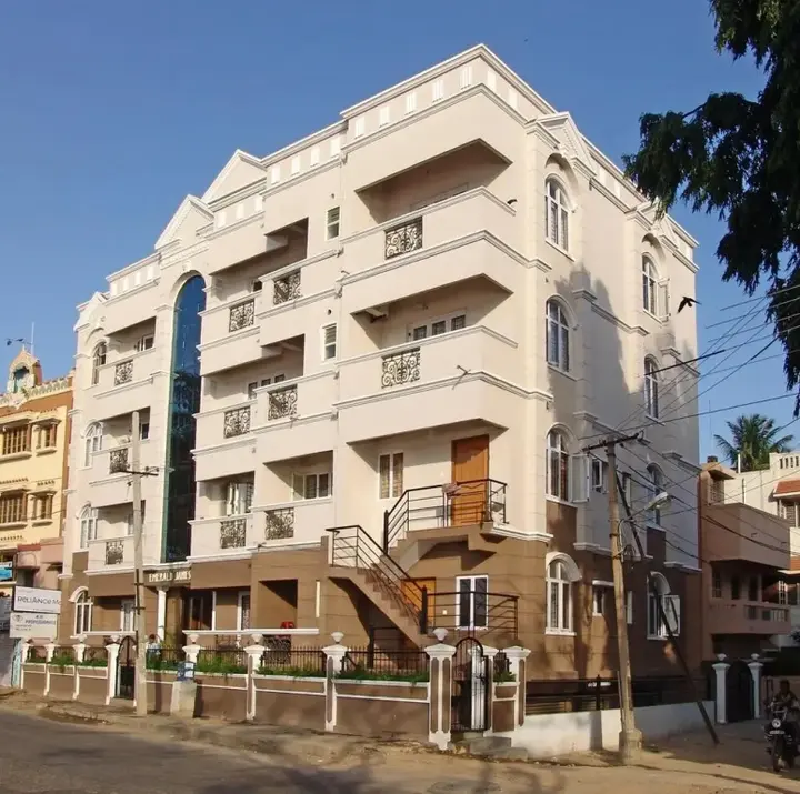 Бангалор: Lake Habitat Serviced Apartments