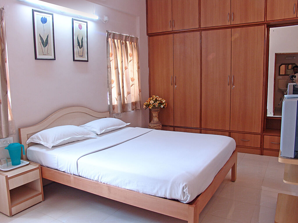 Бангалор: Lake Habitat Serviced Apartments