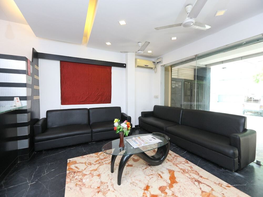 Ченнаи: OYO 15963 City Manor