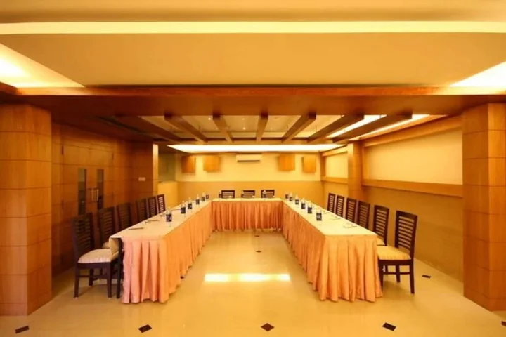 Сриперумбудур: Hotel Crescent Crest Sriperumbudur