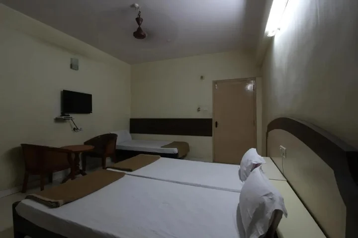 Секундерабад: Hotel Maya Deluxe