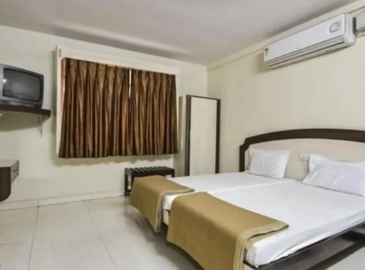 Секундерабад: Hotel Maya Deluxe