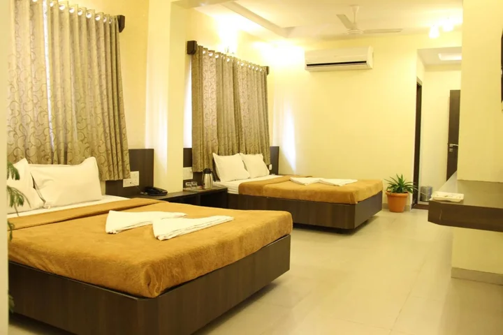 Ширди: Hotel Sai Gurusthan