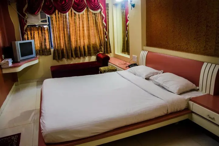 Ширди: Saibaba International Hotel
