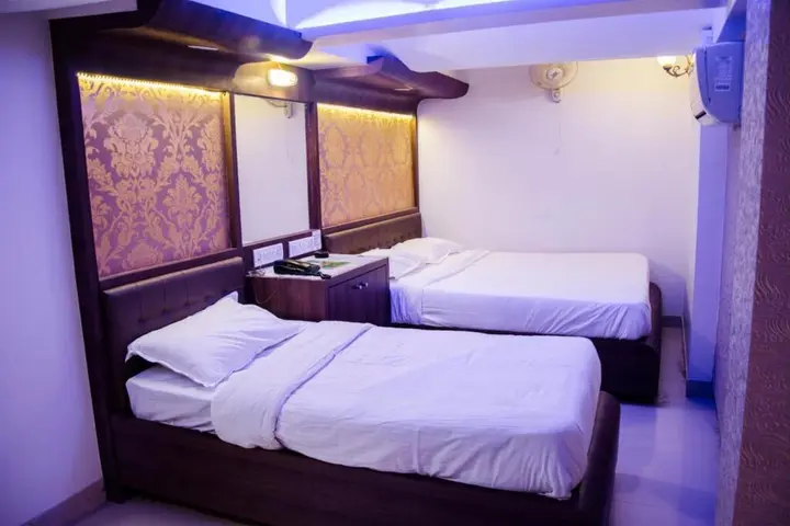 Ширди: Saibaba International Hotel