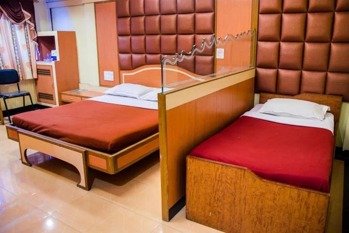 Ширди: Saibaba International Hotel