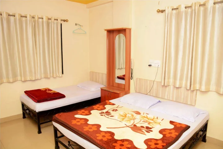 Ширди: Hotel Sai Snehal