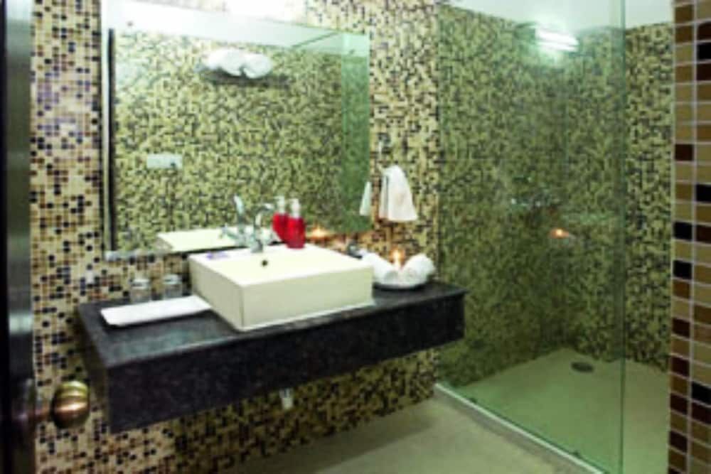Ришикеш: Hotel Rishikesh Inn By RFH Hotels
