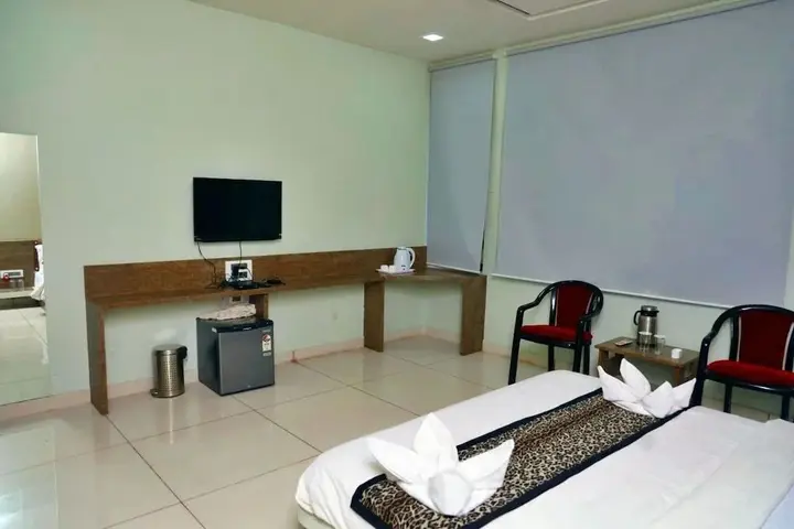 Сазан: Sukh Sagar Gir Resort