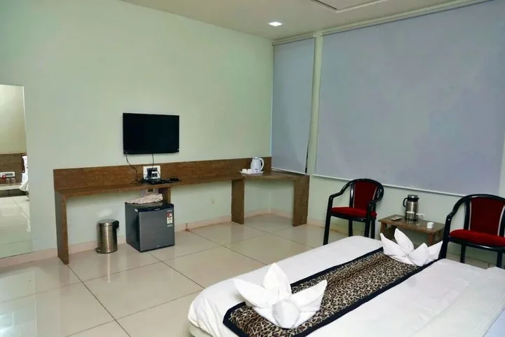 Сазан: Sukh Sagar Gir Resort
