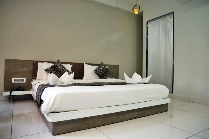 Сазан: Sukh Sagar Gir Resort