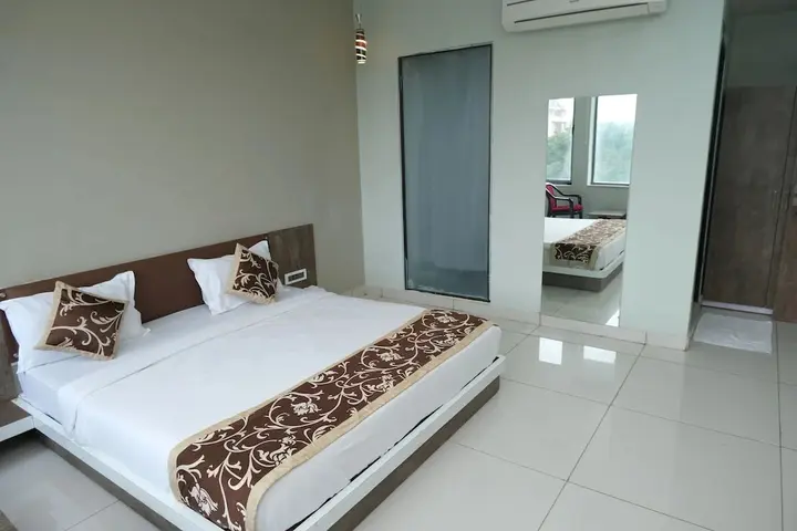 Сазан: Sukh Sagar Gir Resort