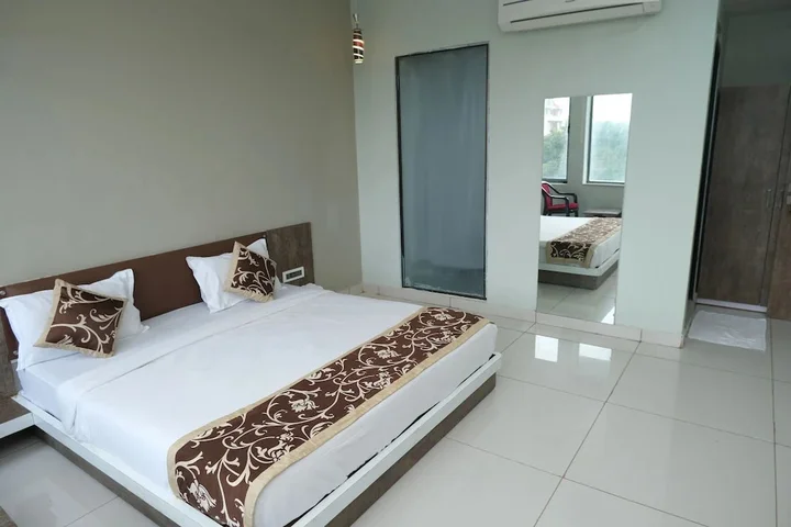 Сазан: Sukh Sagar Gir Resort