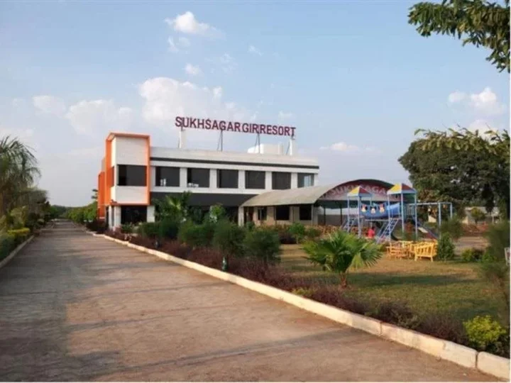 Сазан: Sukh Sagar Gir Resort