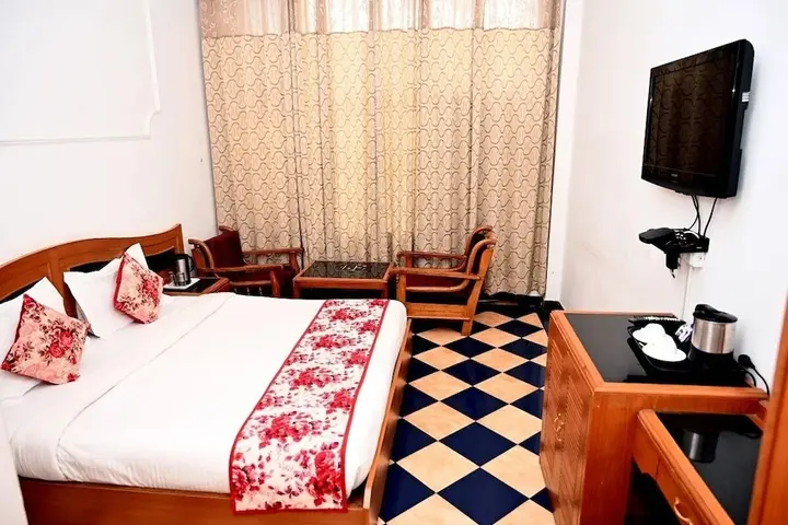 Казаули: Hotel Hemkunth