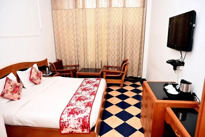 Казаули: Hotel Hemkunth