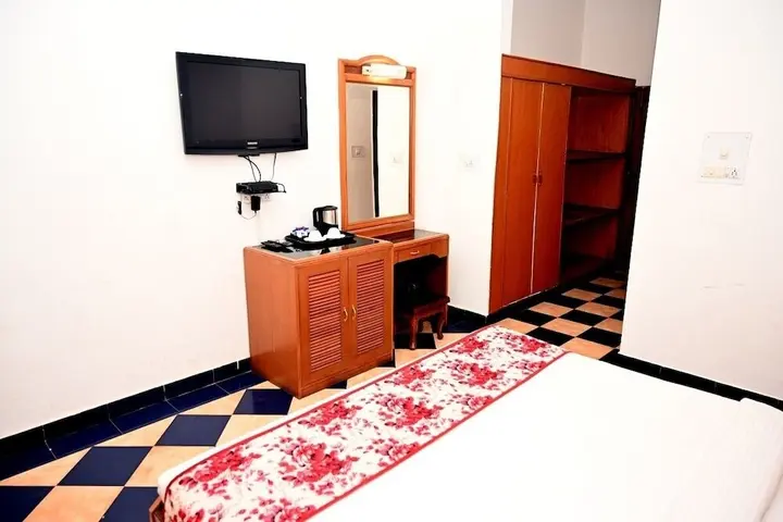 Казаули: Hotel Hemkunth