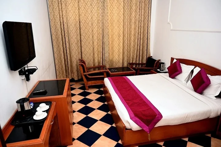 Казаули: Hotel Hemkunth