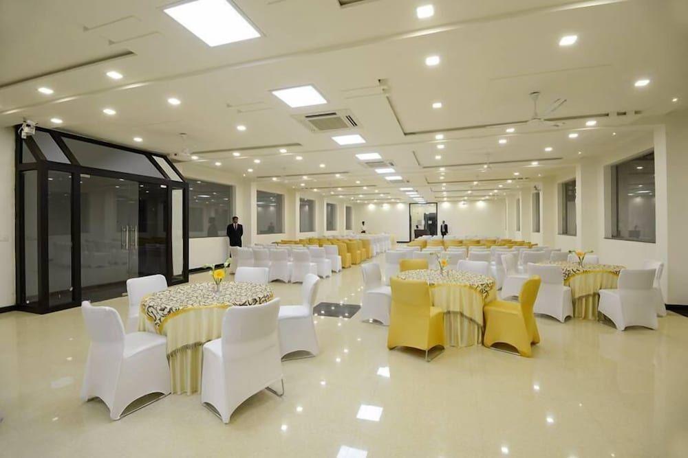 Агра: Hotel Madhushrie