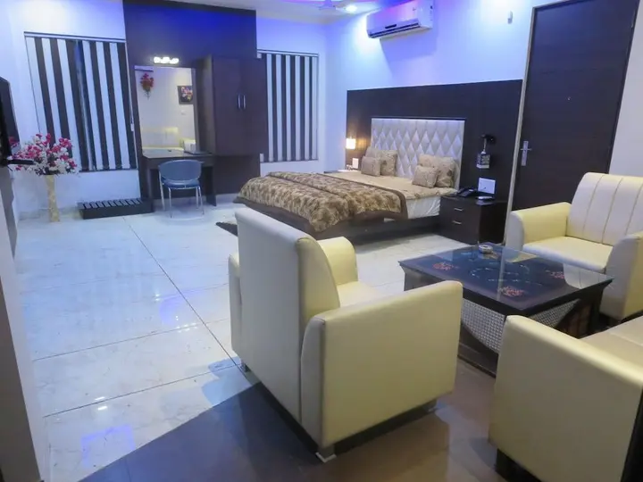 Агра: Hotel Madhushrie