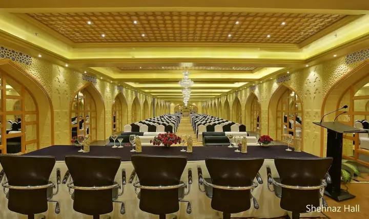 Агра: Hotel Clarks Shiraz