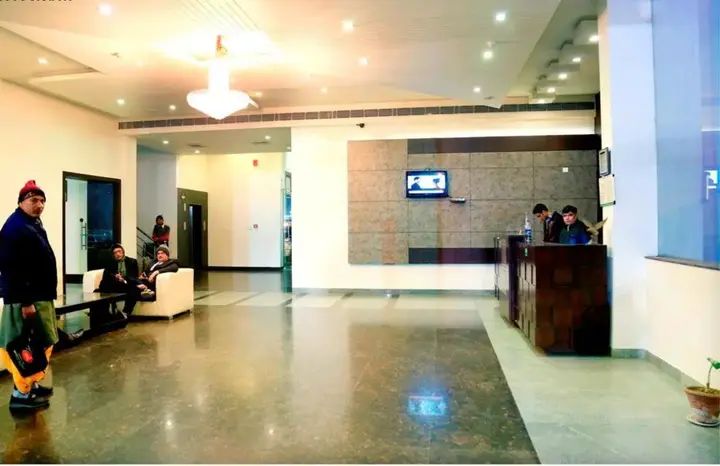 Агра: Madhu Resorts