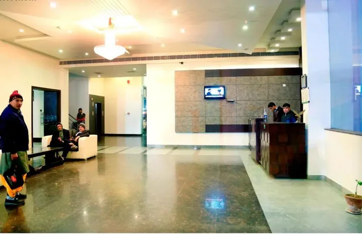 Агра: Madhu Resorts