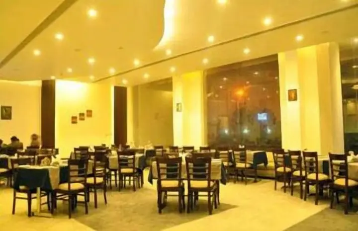 Агра: Madhu Resorts
