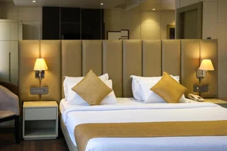Кота: The Wallflower Hotel