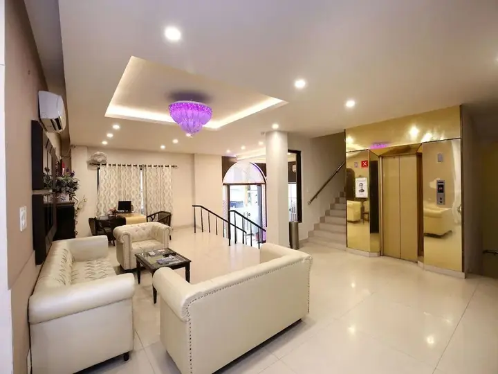 Амритсар: OYO 9736 Hotel Downtown Suites